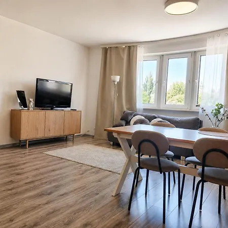 Host 1 Maja 66 Dwupoziomowy Z Parkingiem